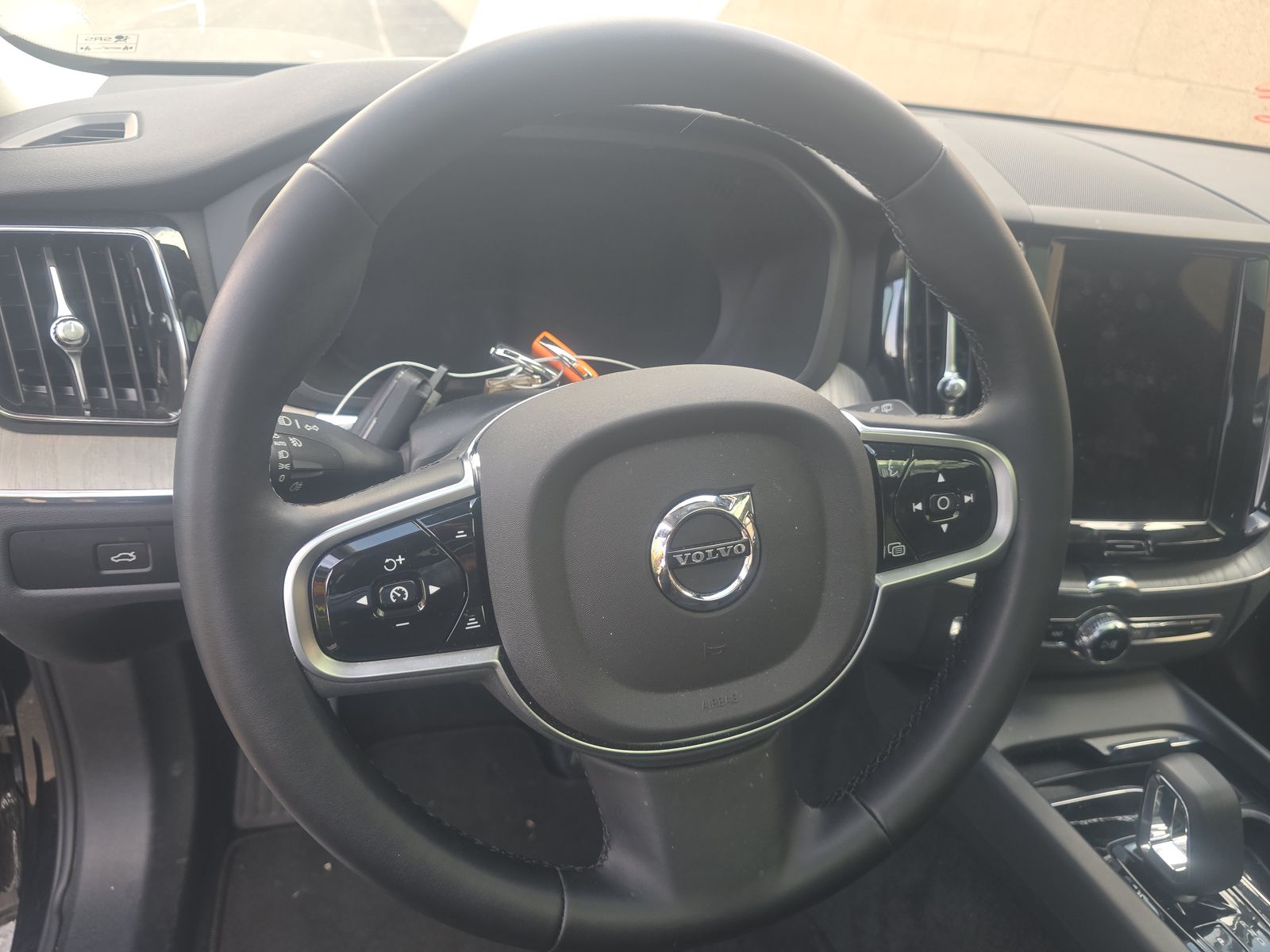 2025 Volvo XC60 B5 Plus AWD