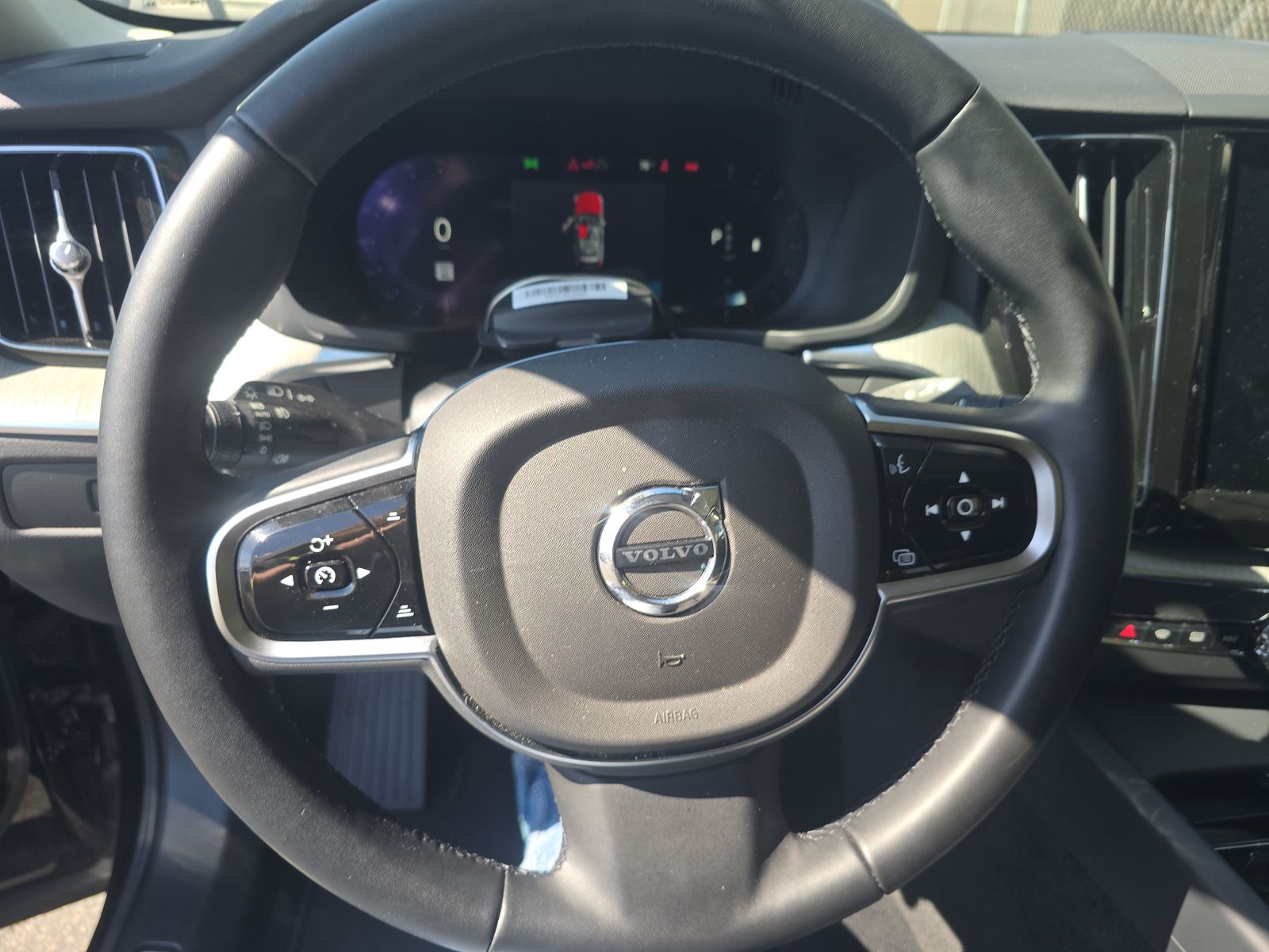 2025 Volvo XC60 B5 Plus AWD