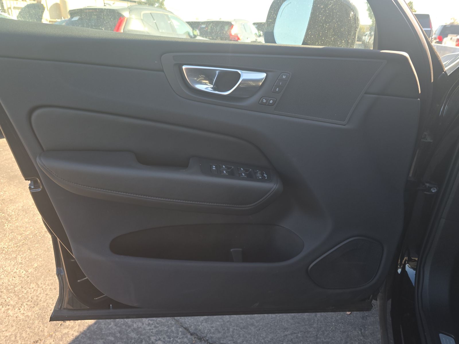 2025 Volvo XC60 B5 Plus AWD