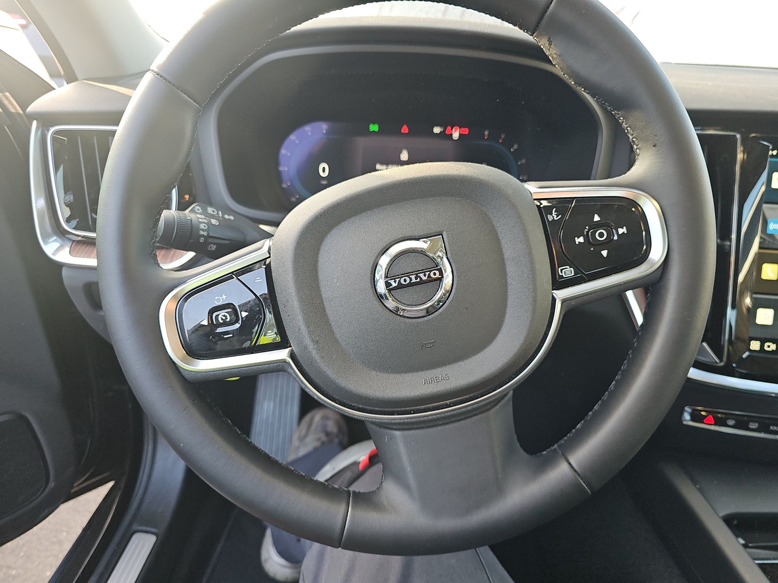 2025 Volvo S60 B5 Plus AWD