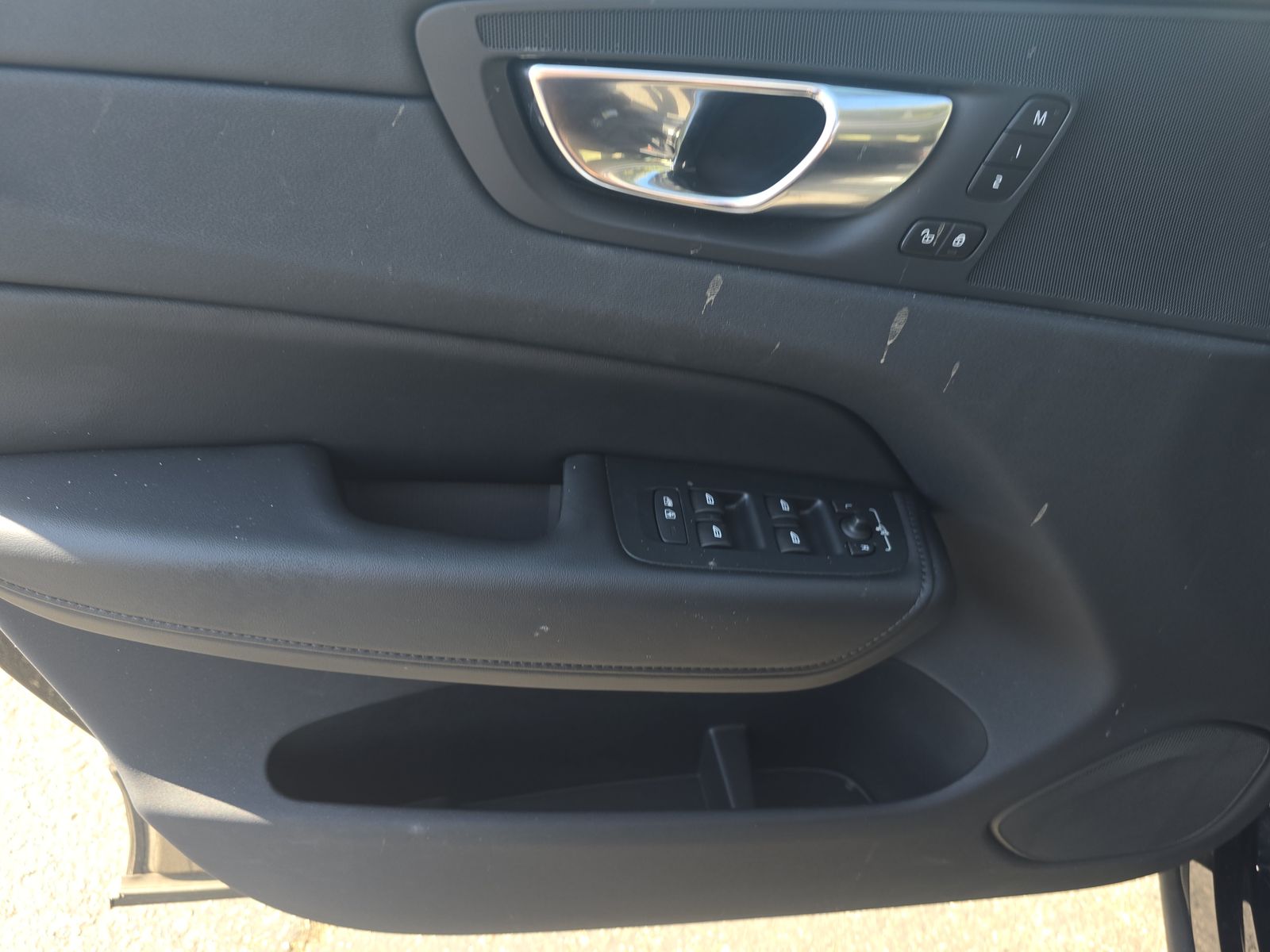 2025 Volvo XC60 B5 Plus AWD