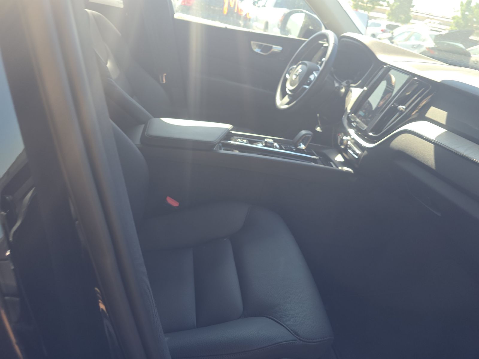 2025 Volvo XC60 B5 Plus AWD