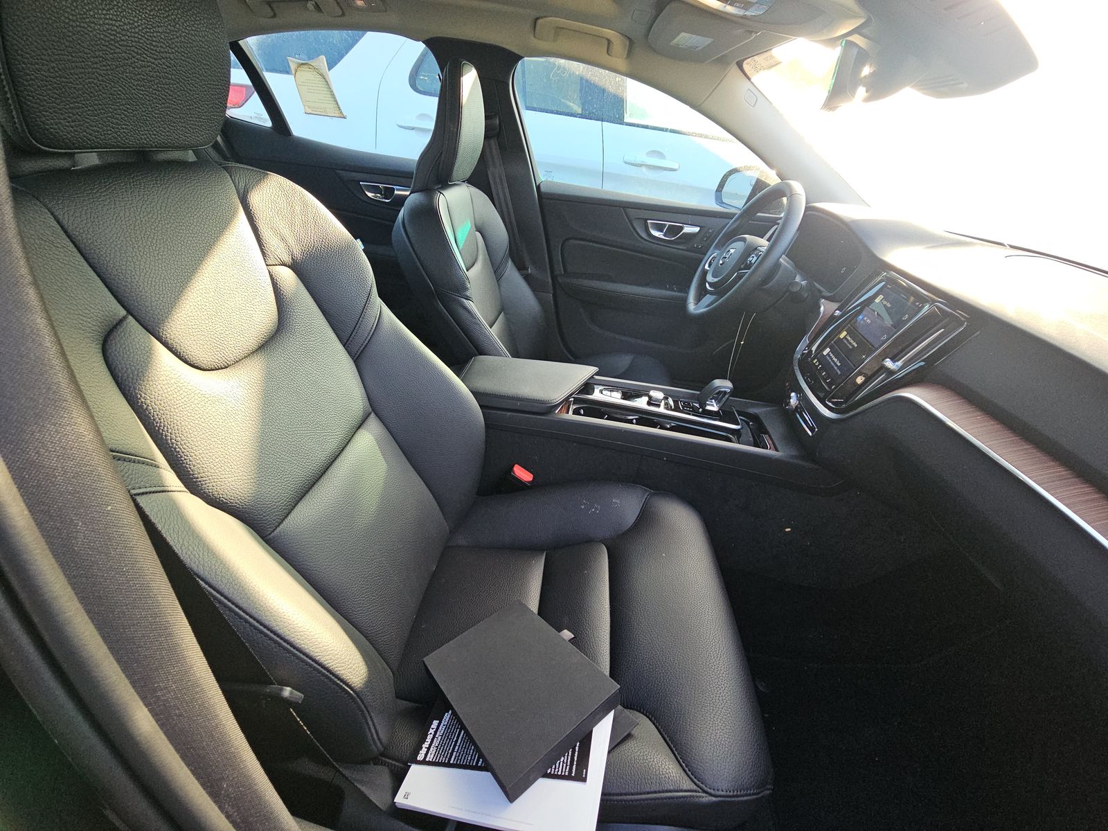 2025 Volvo S60 B5 Plus AWD