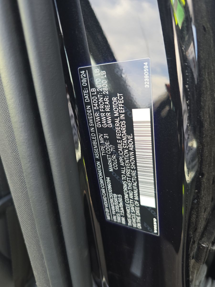 2025 Volvo XC60 B5 Plus AWD