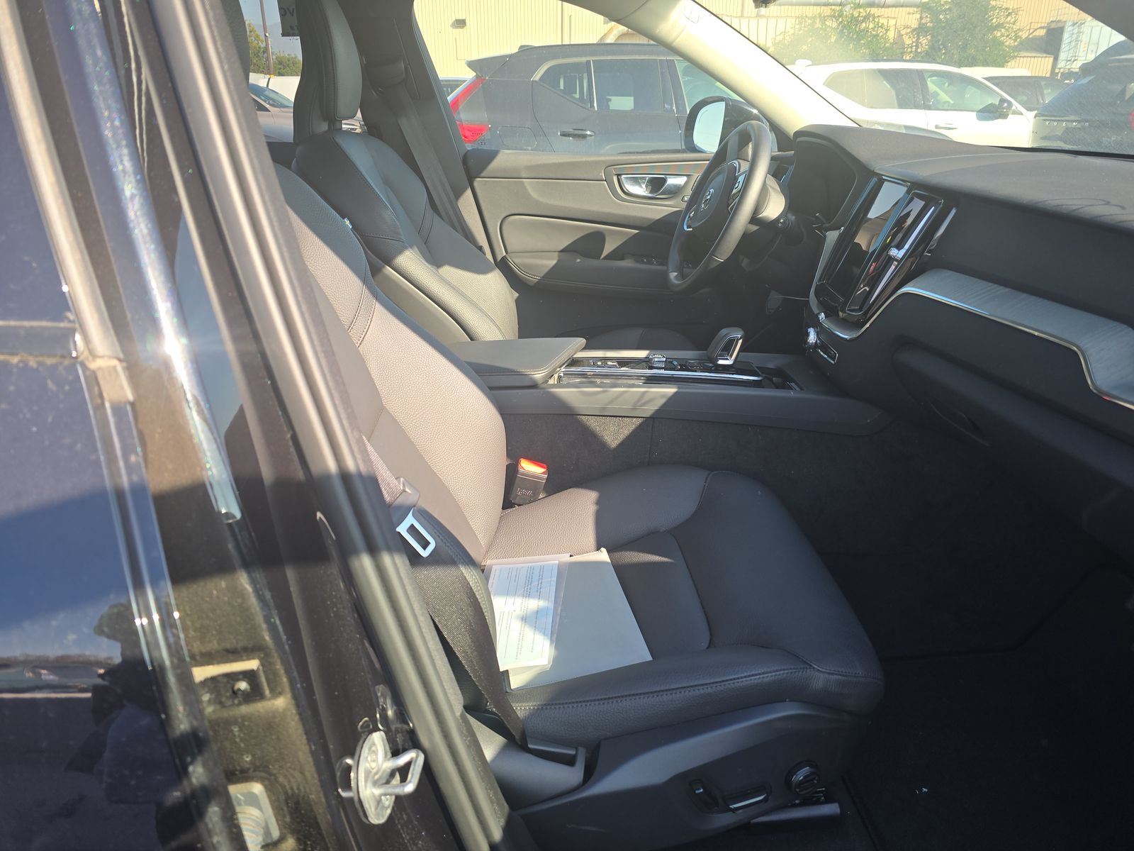 2025 Volvo XC60 B5 Plus AWD