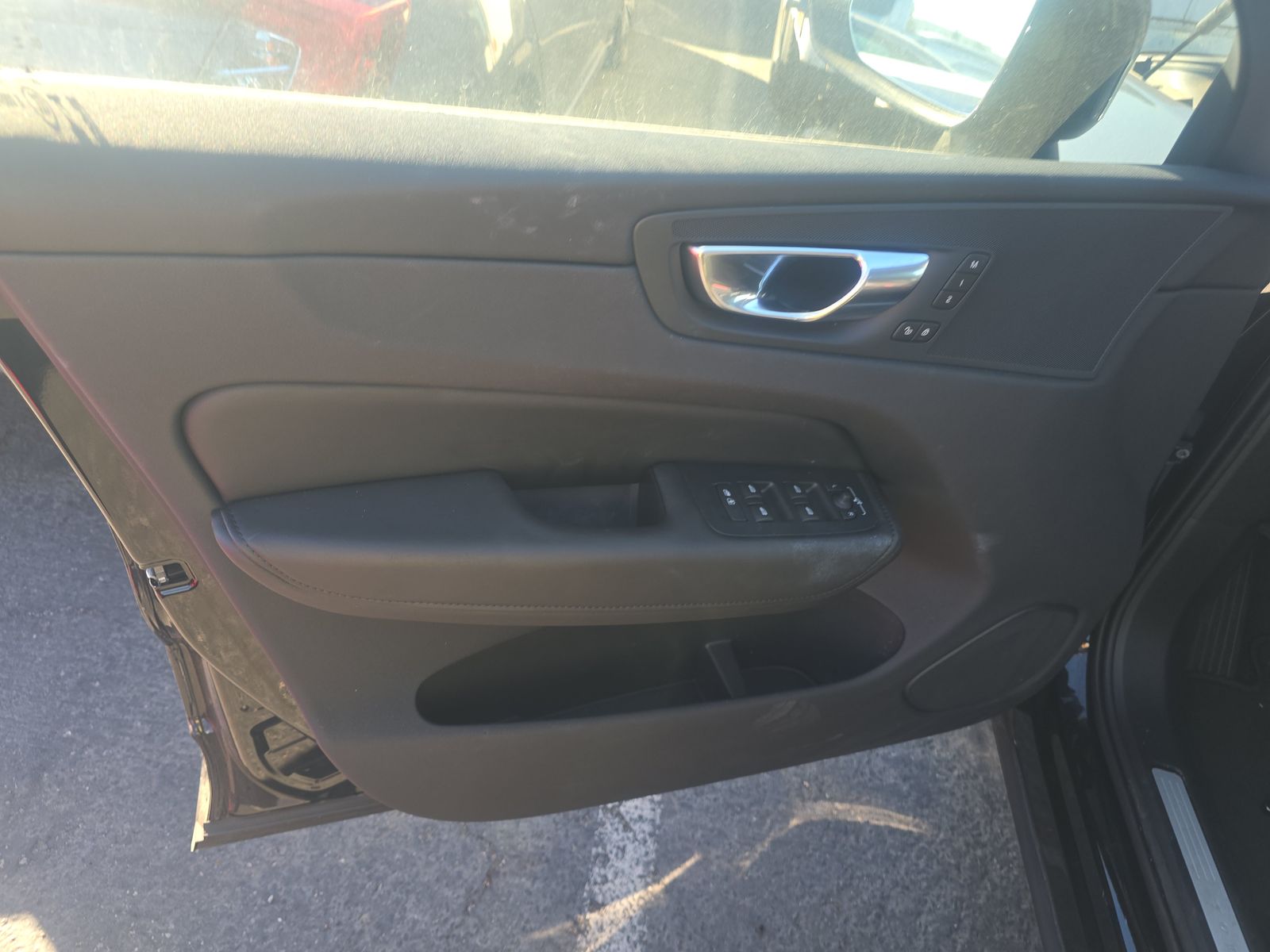 2025 Volvo XC60 B5 Plus AWD