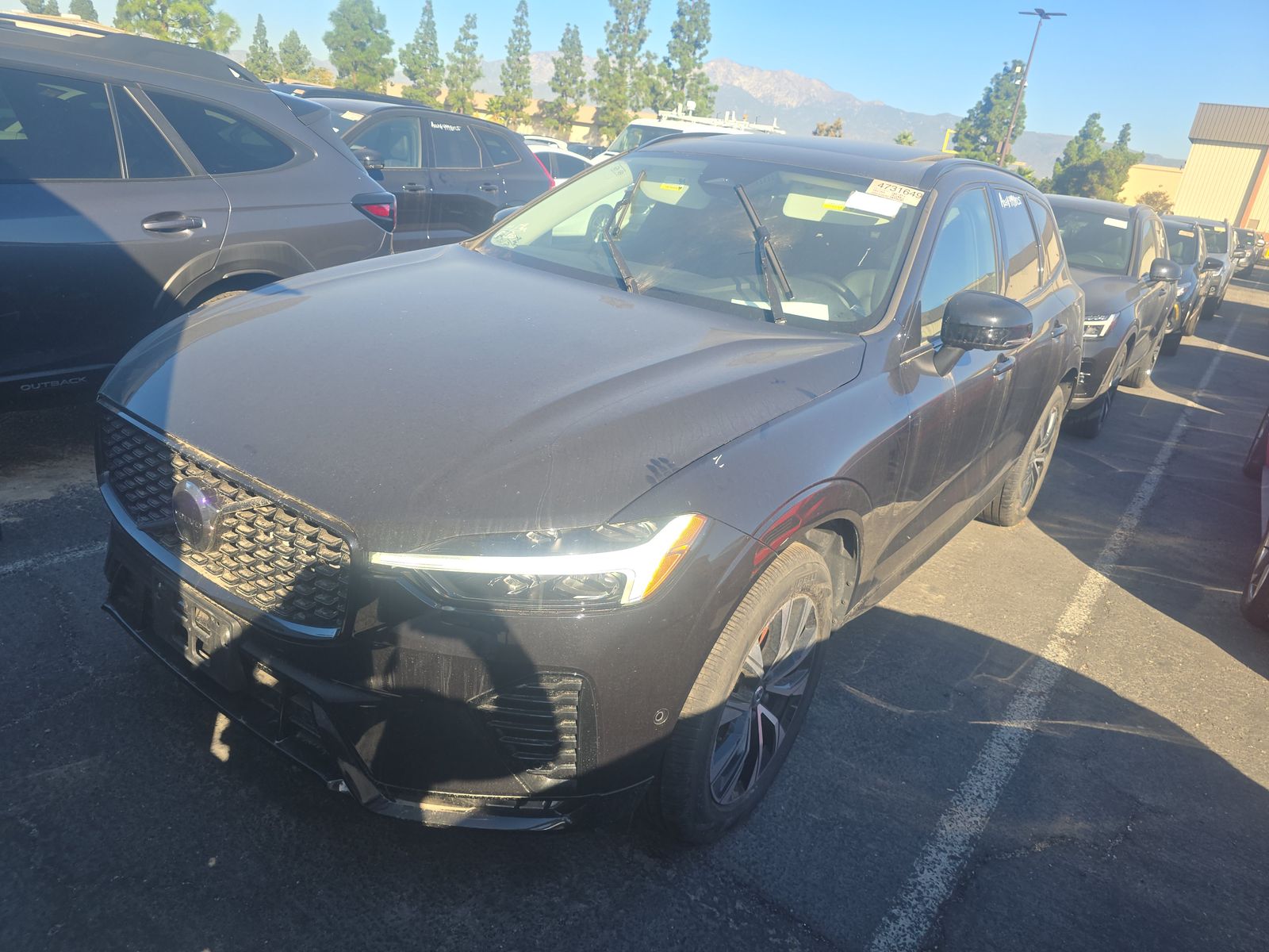 2025 Volvo XC60 B5 Plus AWD