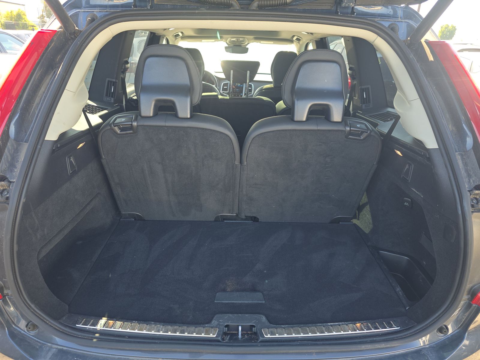 2025 Volvo XC90 B6 Plus AWD