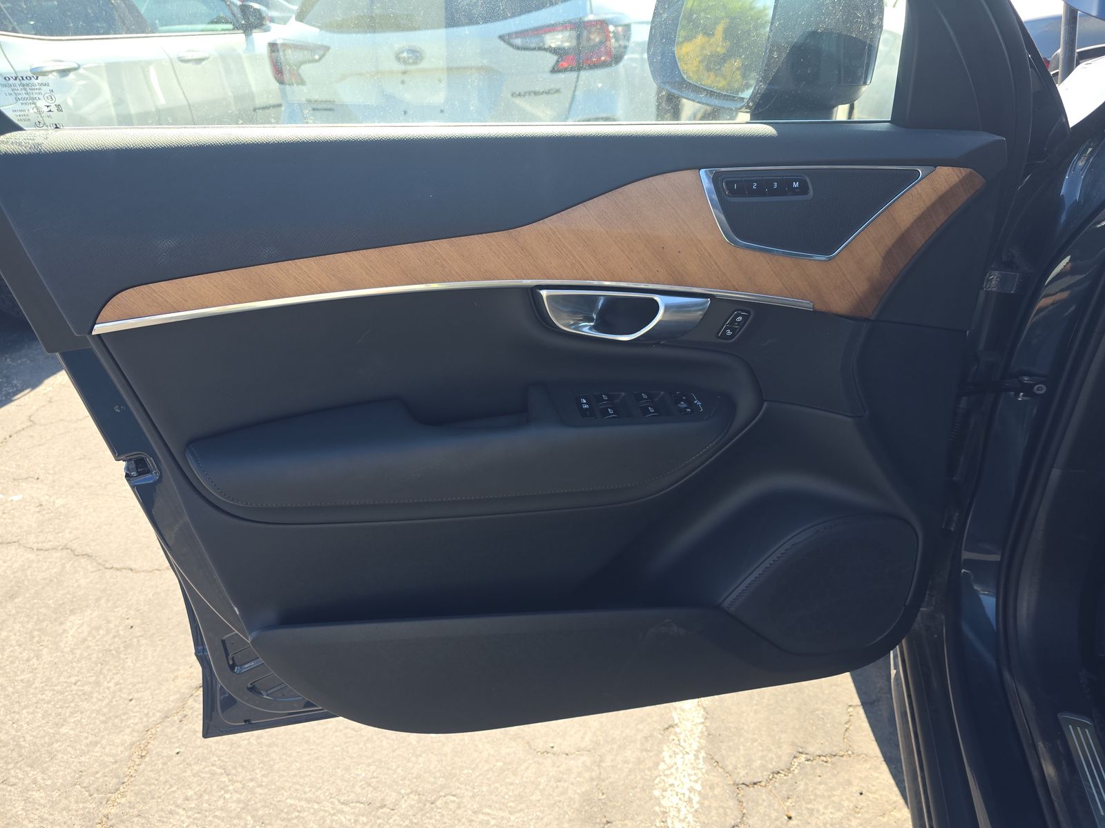 2025 Volvo XC90 B6 Plus AWD