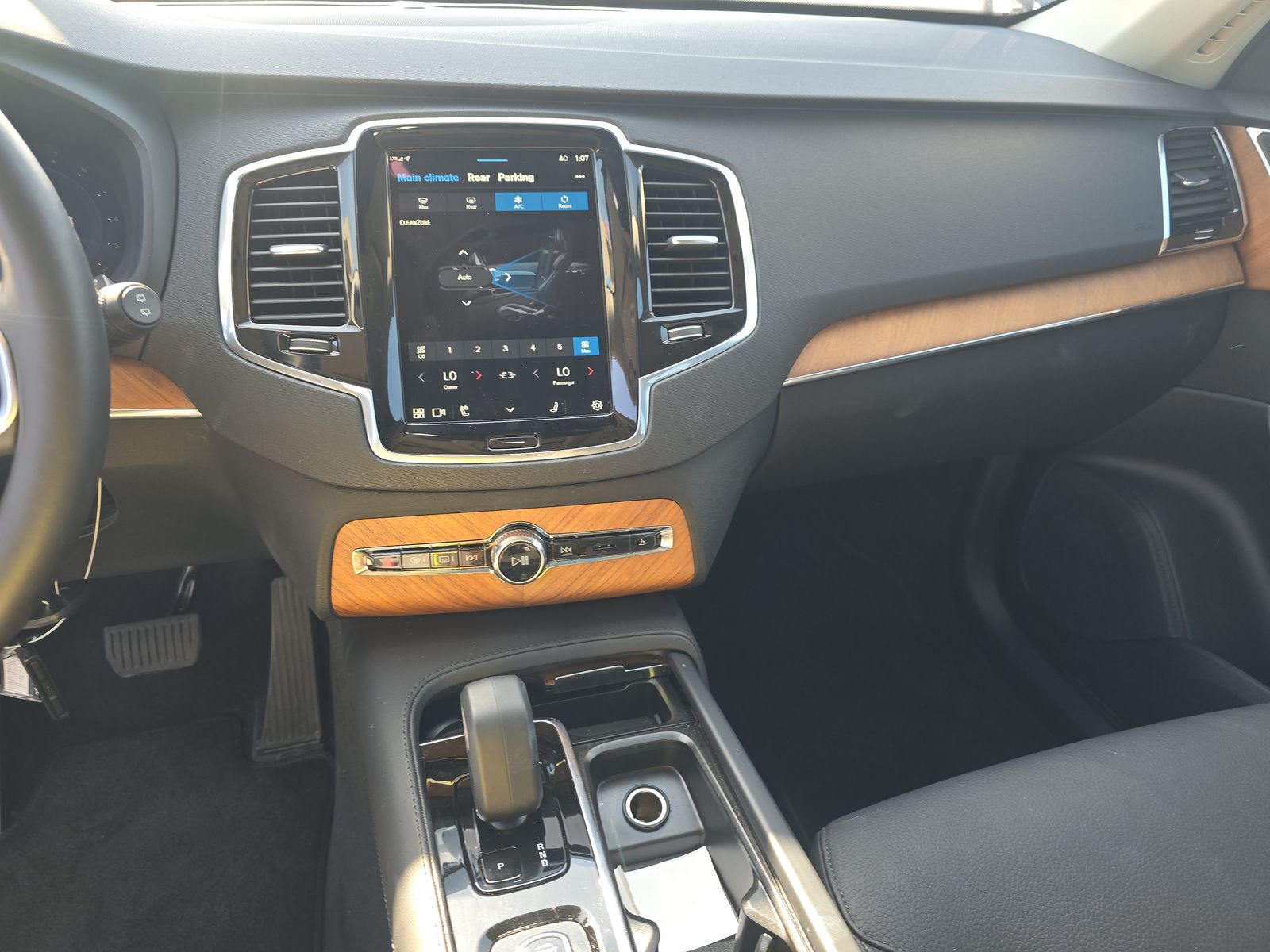 2025 Volvo XC90 B6 Plus AWD