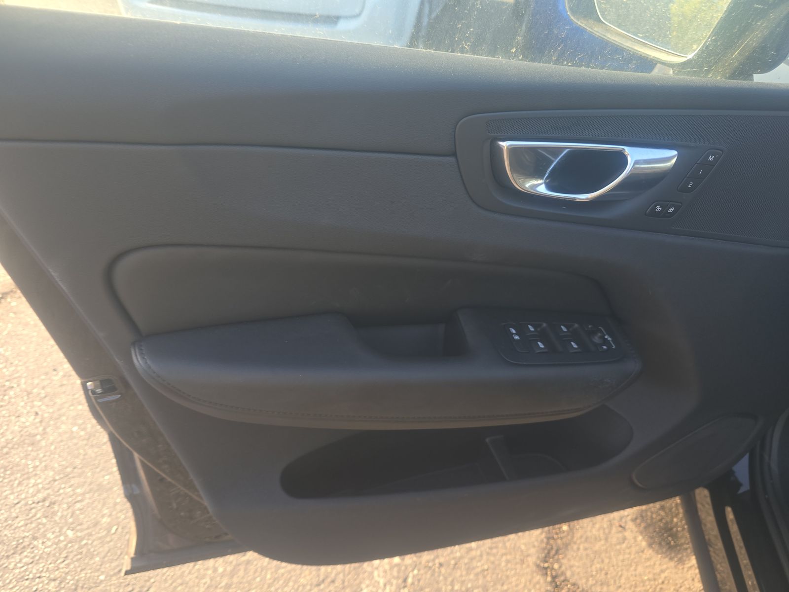 2025 Volvo XC60 B5 Plus AWD