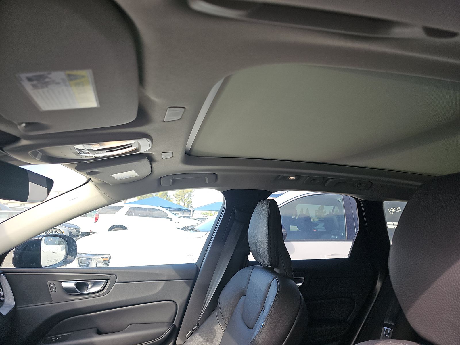 2025 Volvo XC60 B5 Plus AWD