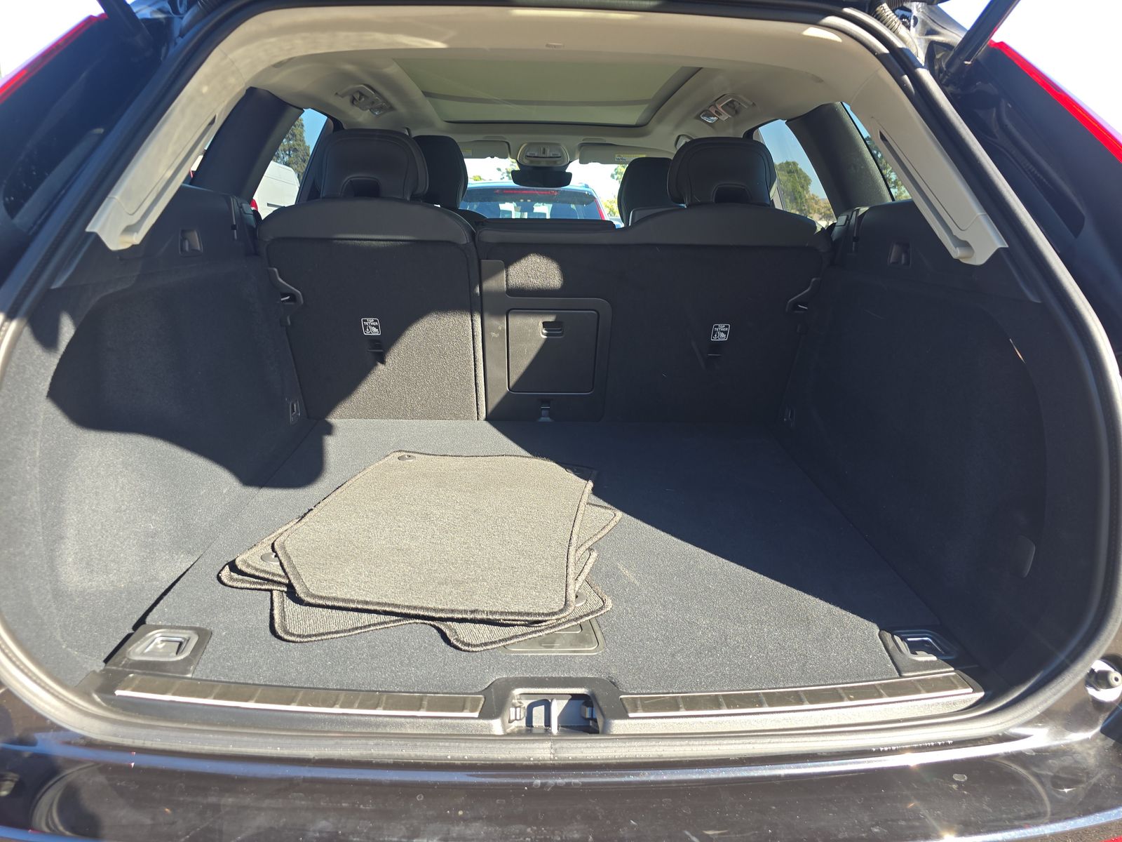 2025 Volvo XC60 B5 Plus AWD