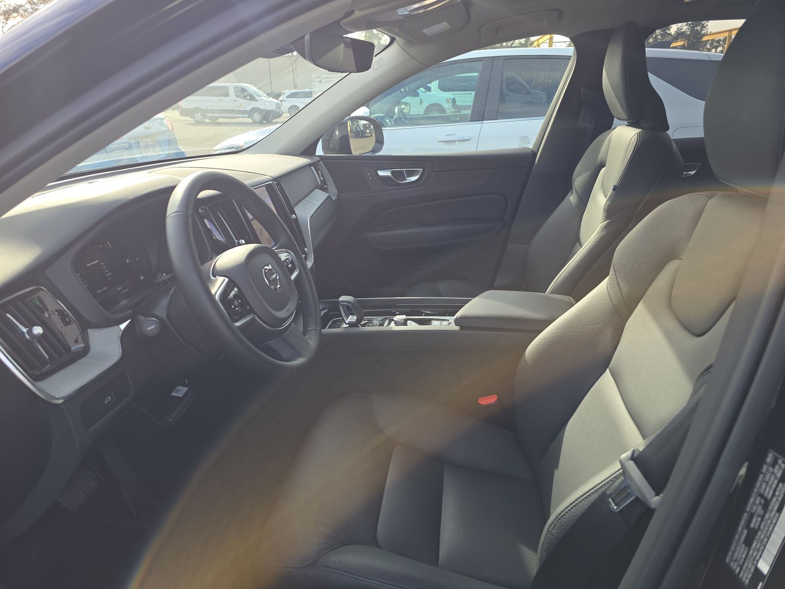 2025 Volvo XC60 B5 Plus AWD