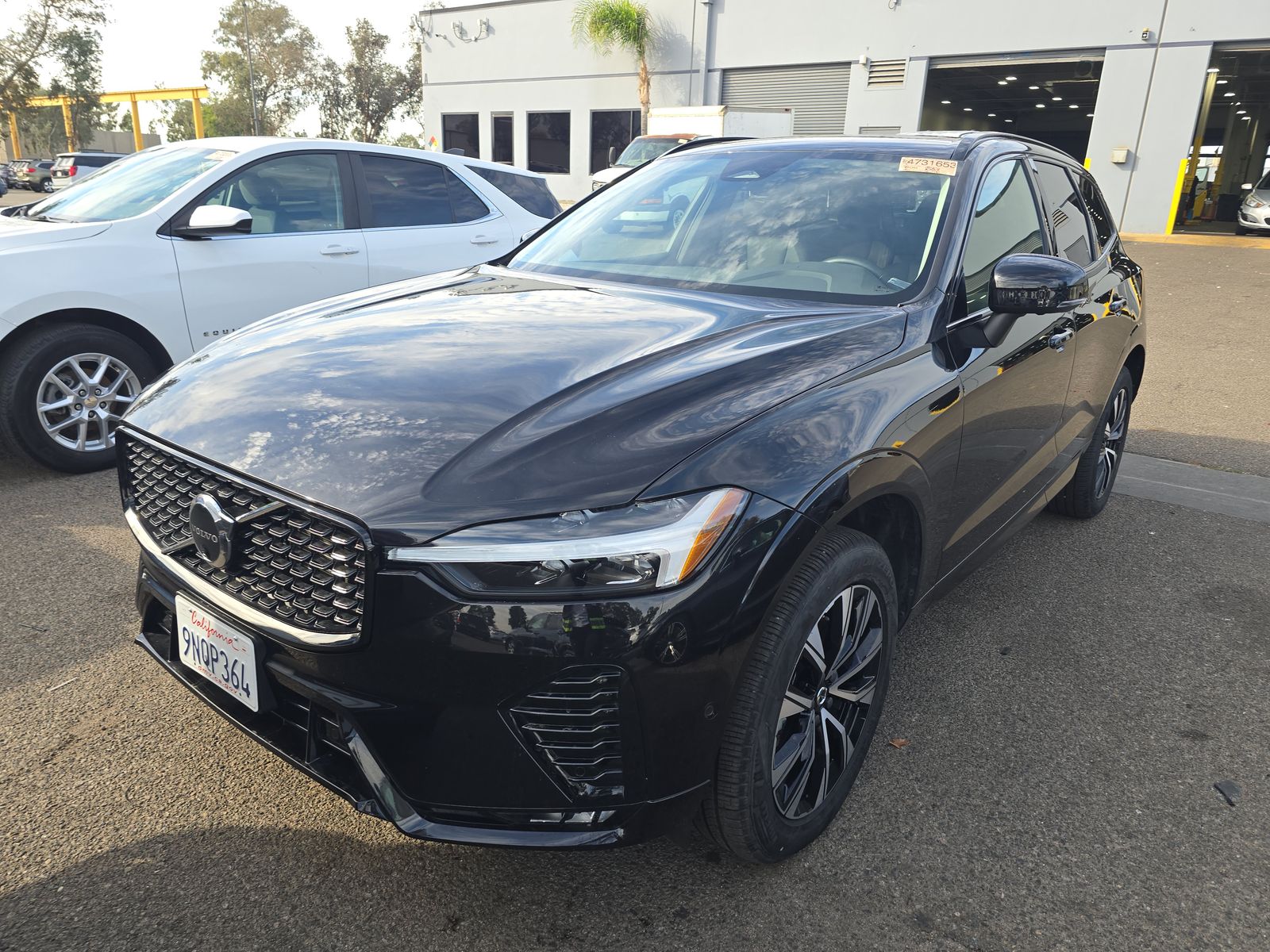 2025 Volvo XC60 B5 Plus AWD