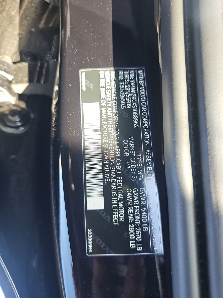 2025 Volvo XC60 B5 Plus AWD