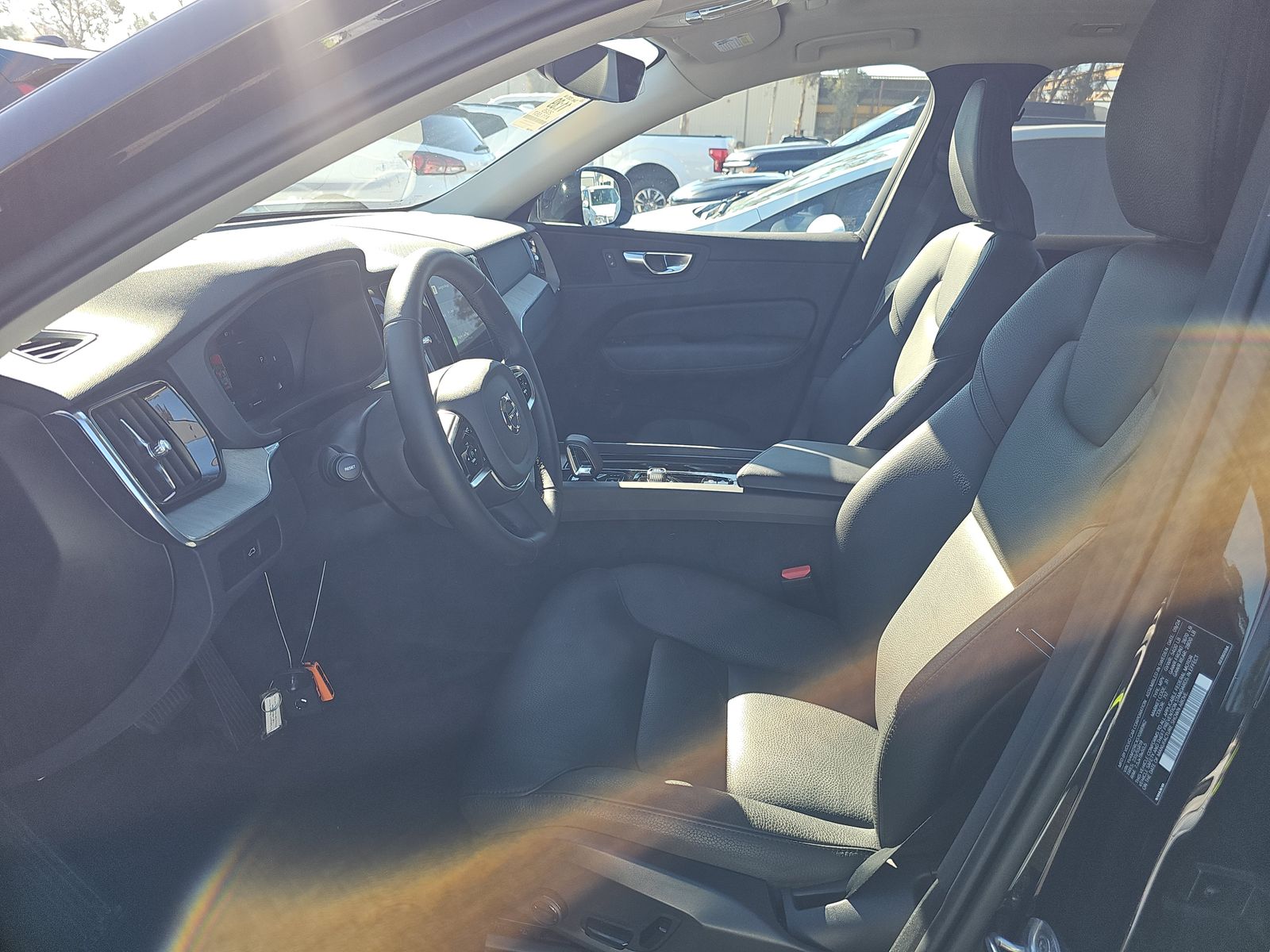 2025 Volvo XC60 B5 Plus AWD