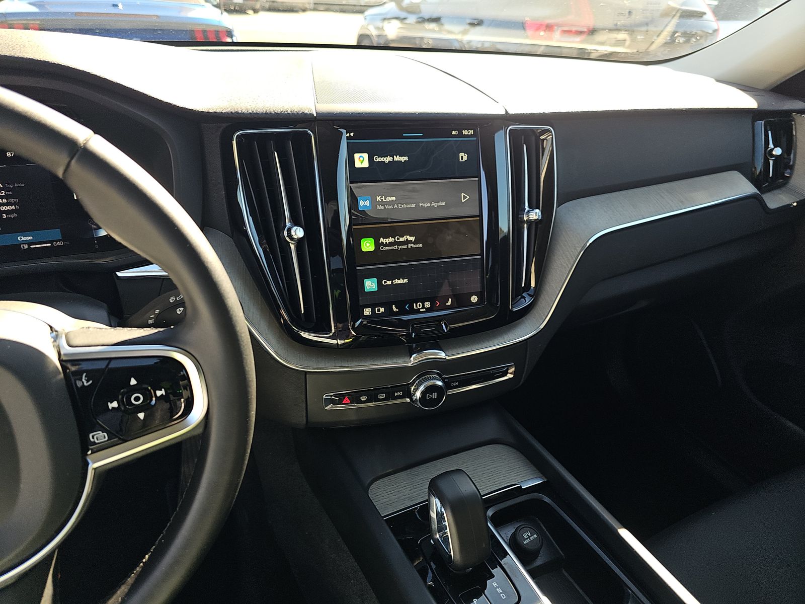 2025 Volvo XC60 B5 Plus AWD