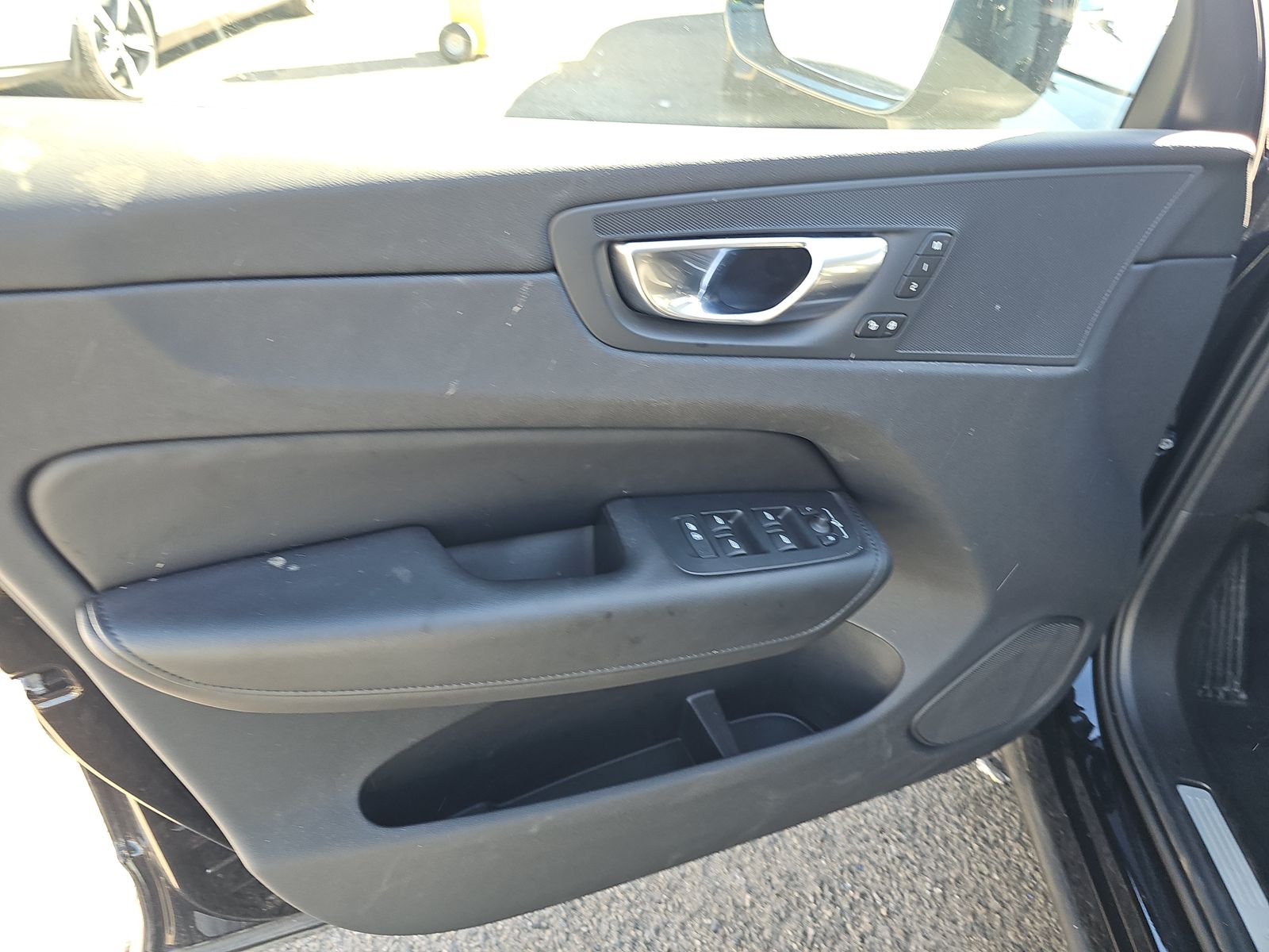 2025 Volvo XC60 B5 Plus AWD