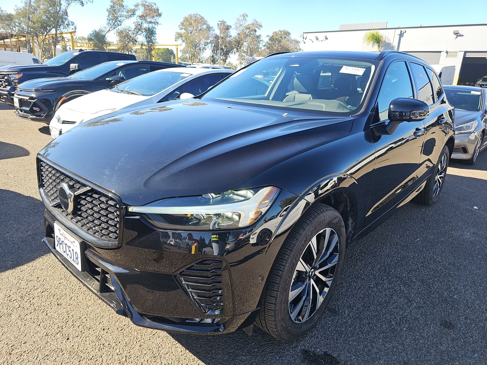 2025 Volvo XC60 B5 Plus AWD