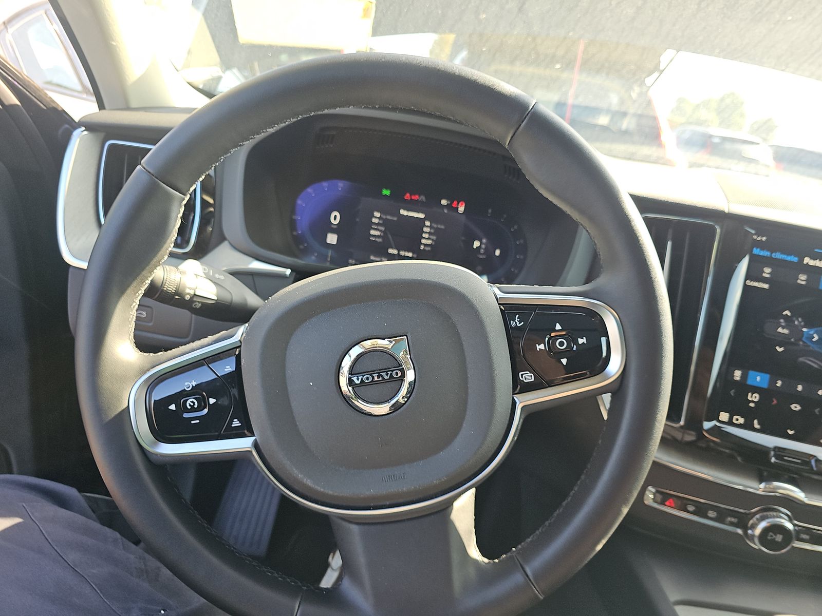 2025 Volvo XC60 B5 Plus AWD