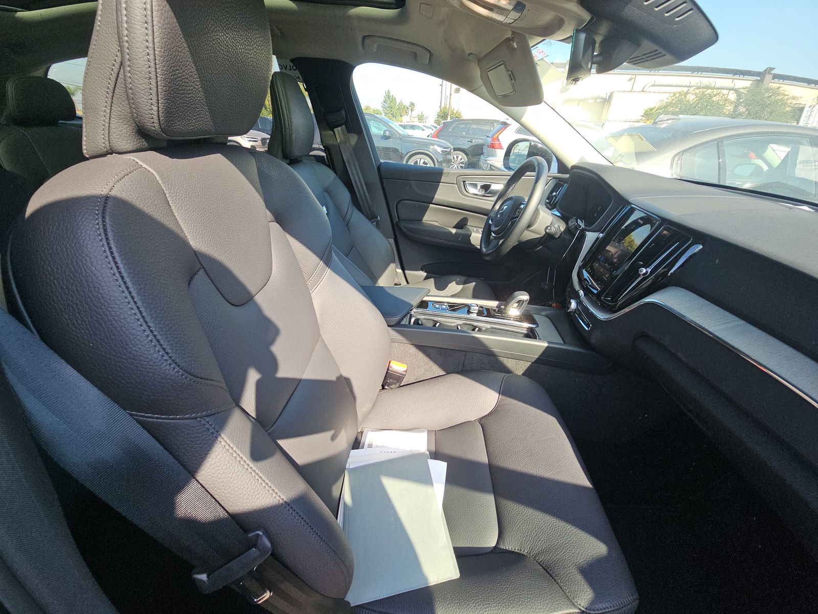 2025 Volvo XC60 B5 Plus AWD