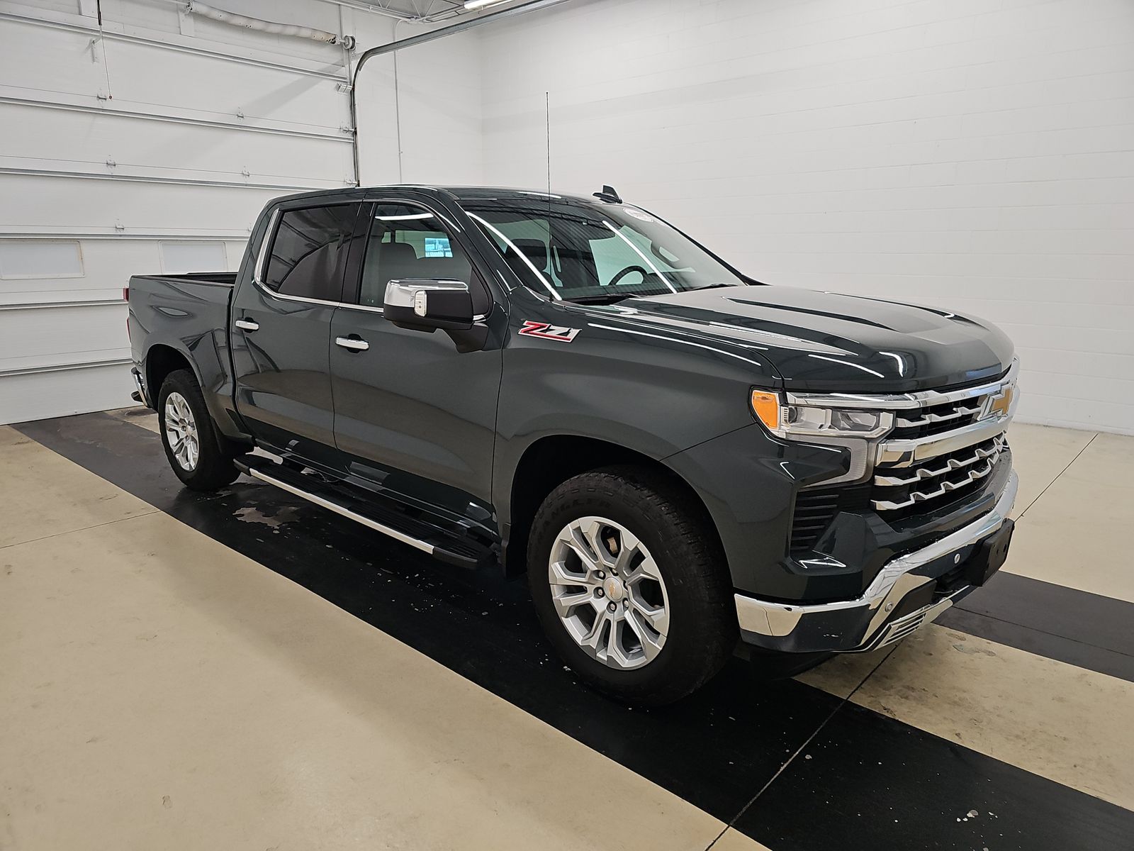 2025 Chevrolet Silverado 1500 LTZ AWD
