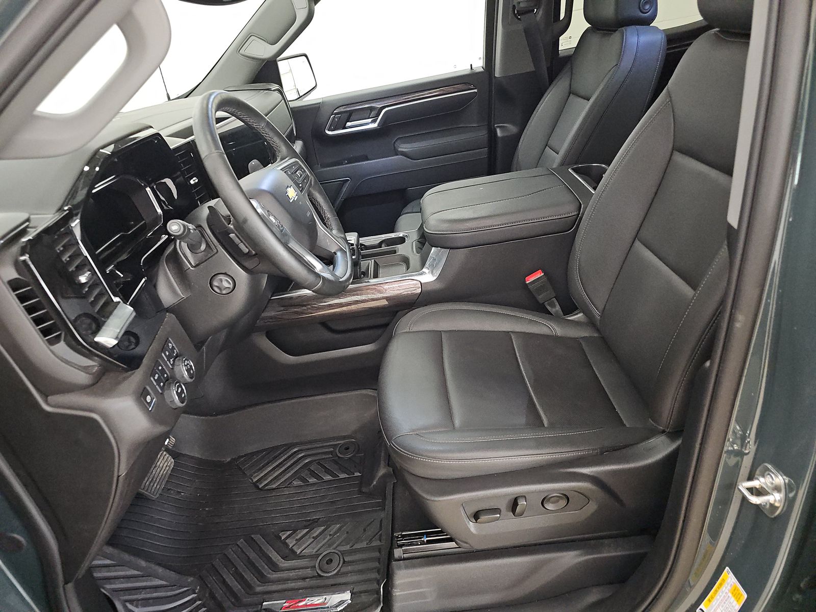 2025 Chevrolet Silverado 1500 LTZ AWD