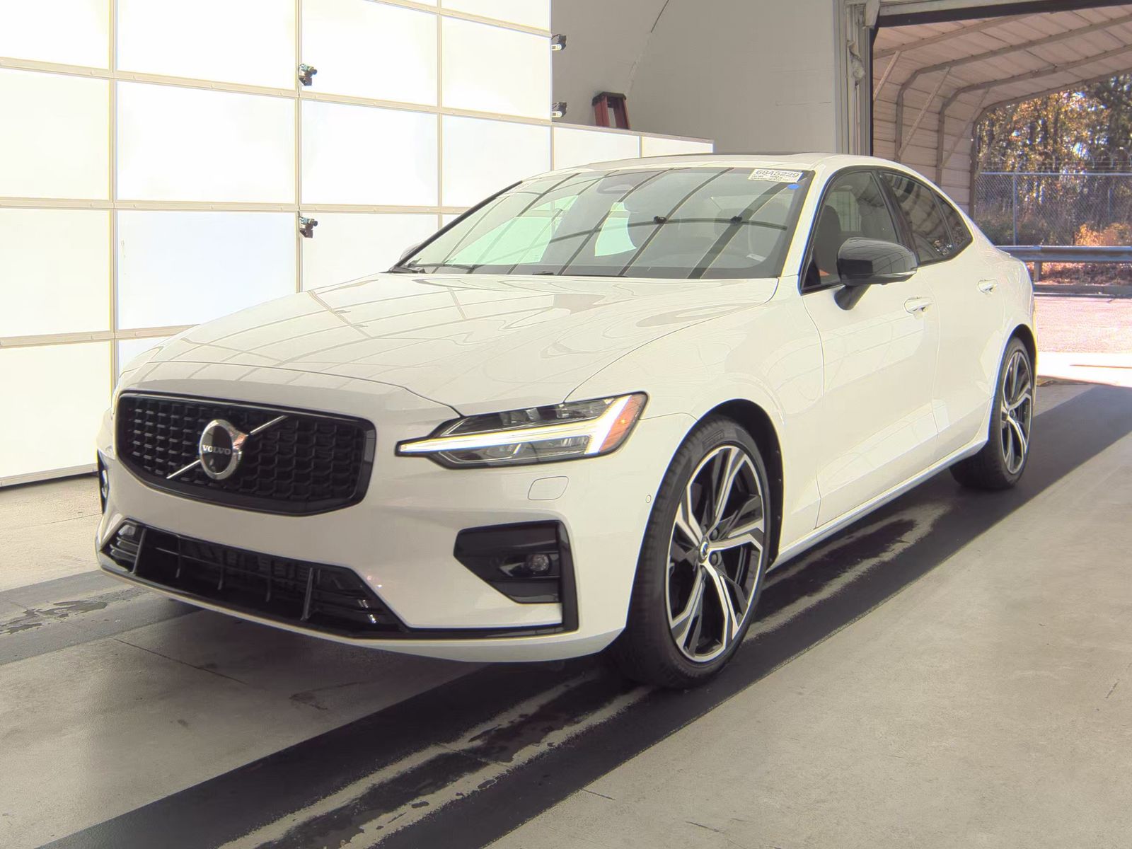 2025 Volvo S60 B5 Plus AWD