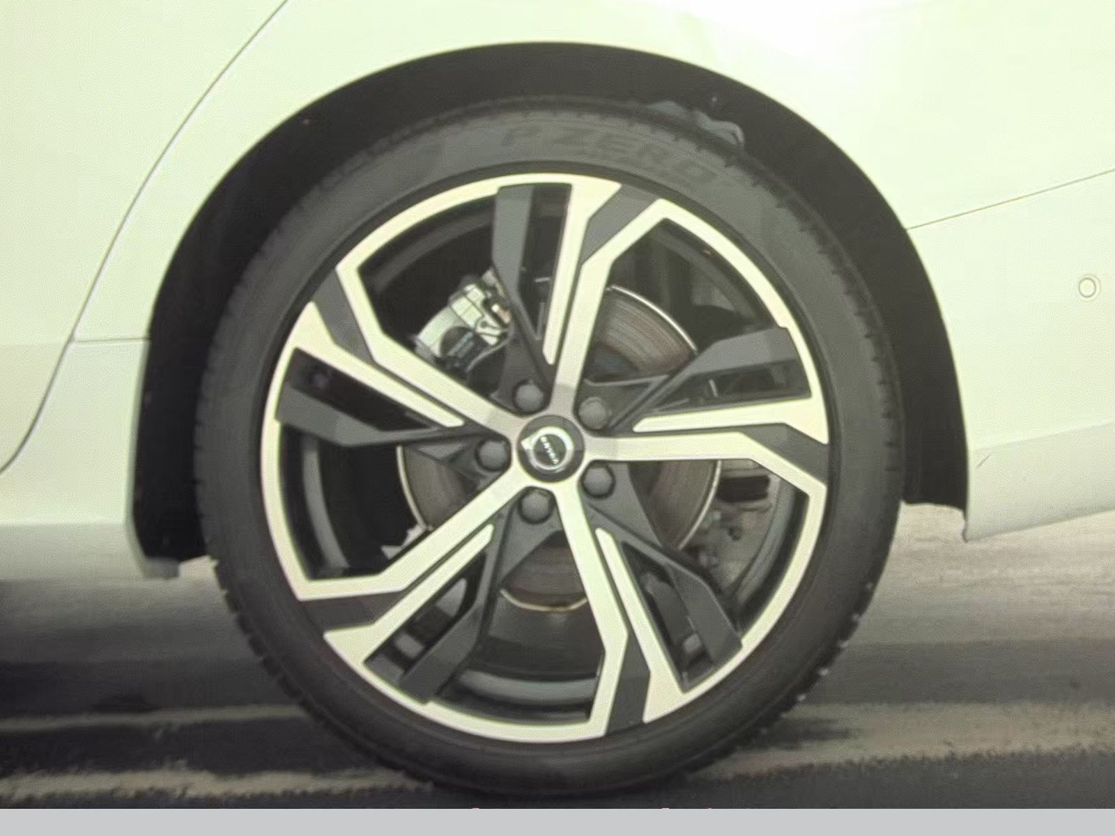 2025 Volvo S60 B5 Plus AWD