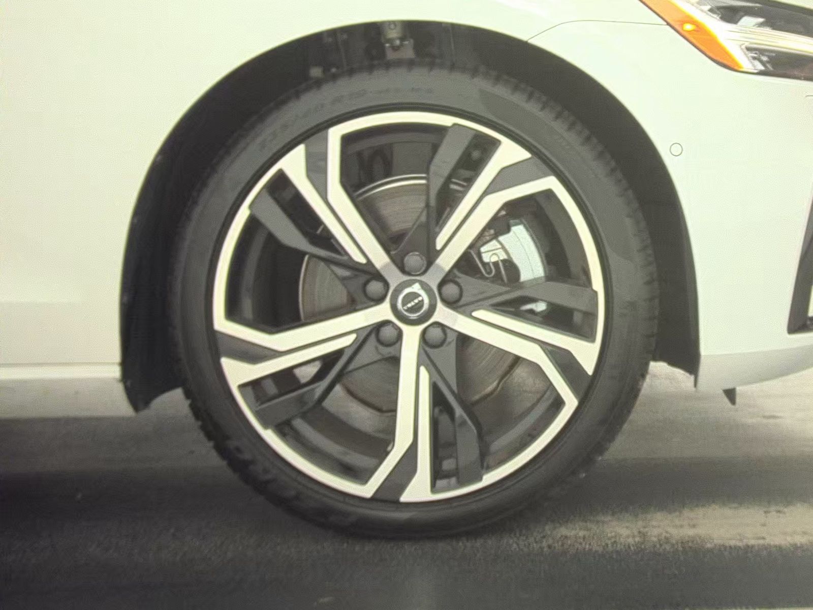 2025 Volvo S60 B5 Plus AWD