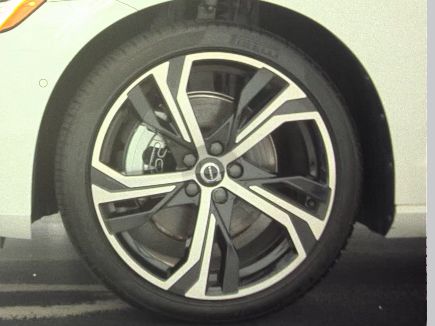 2025 Volvo S60 B5 Plus AWD