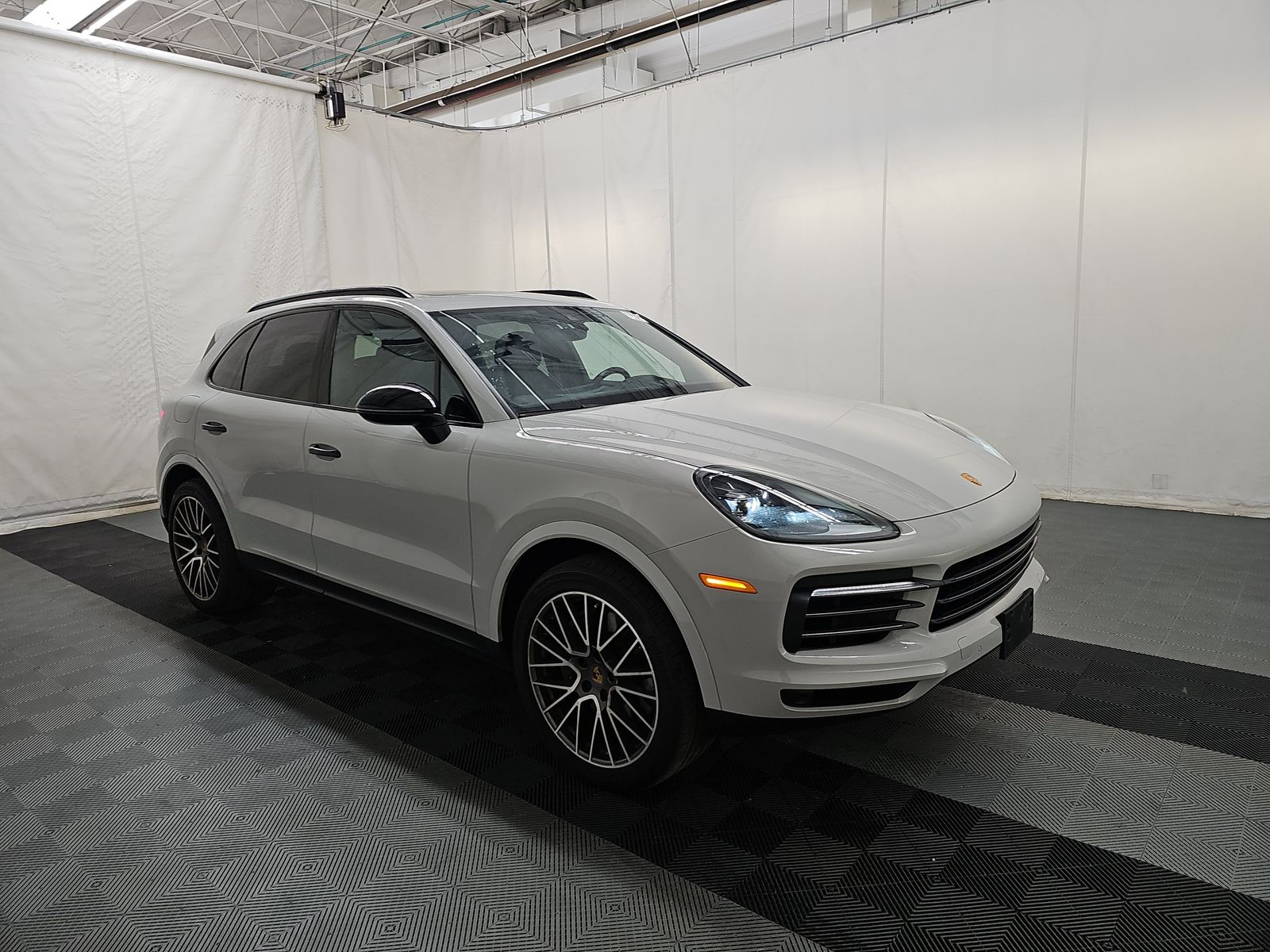 2023 Porsche Cayenne Platinum Edition AWD