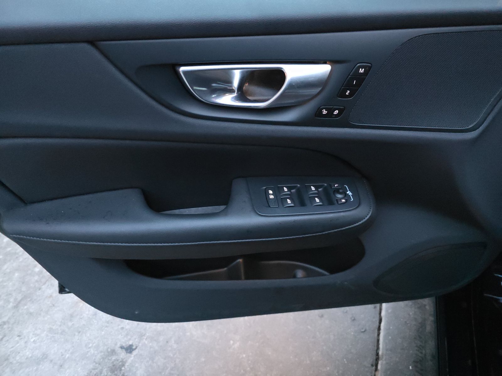 2025 Volvo S60 B5 Plus FWD