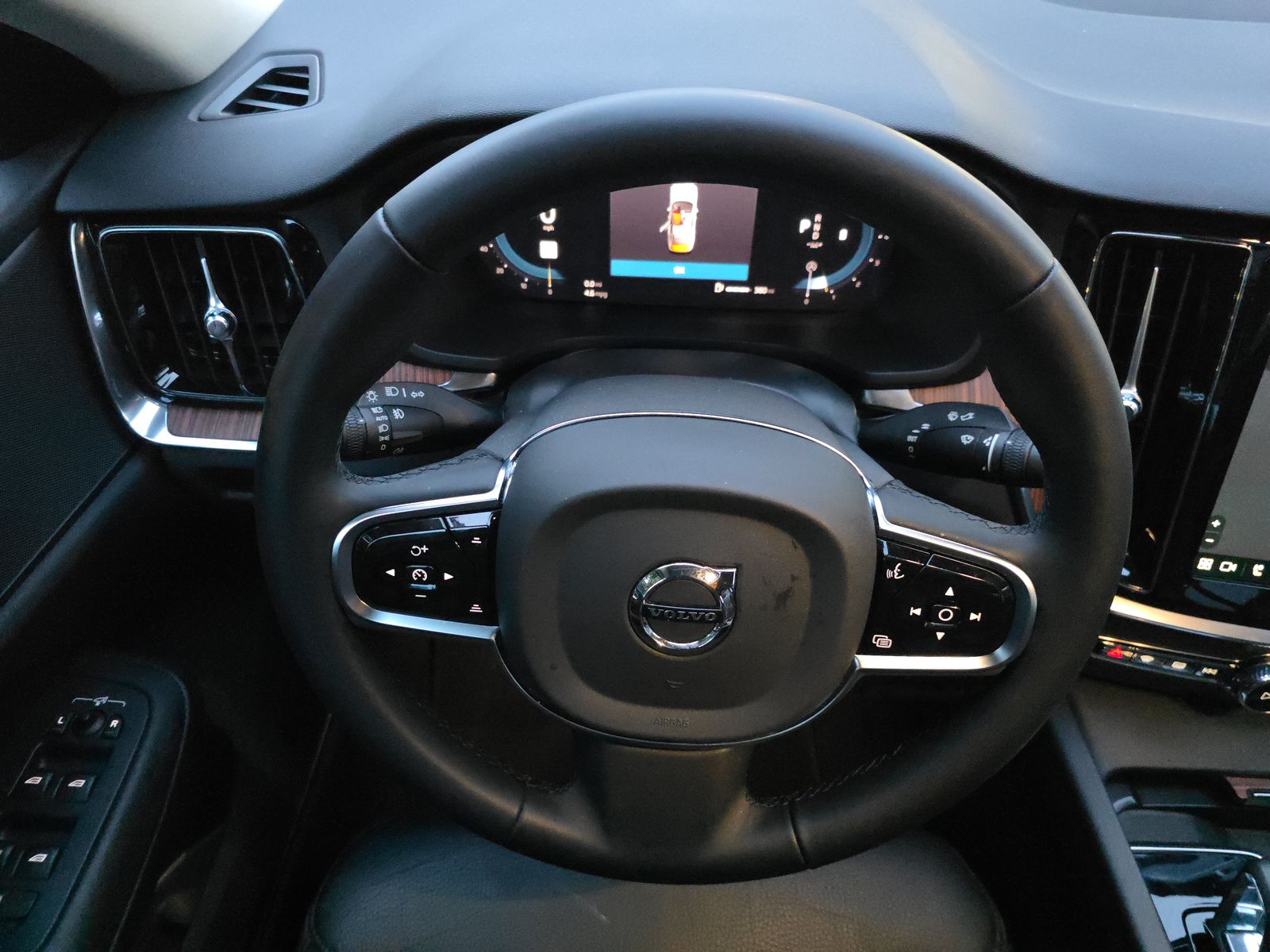 2025 Volvo S60 B5 Plus FWD