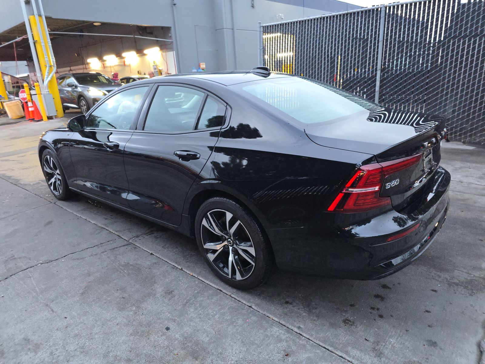 2025 Volvo S60 B5 Plus FWD