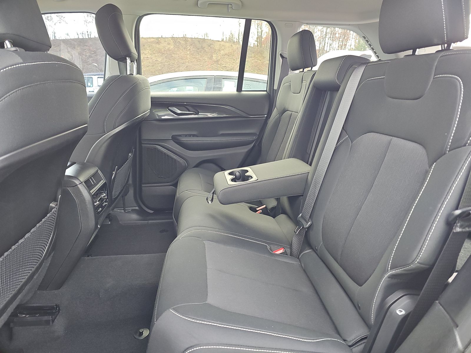 2023 Jeep Grand Cherokee Laredo AWD