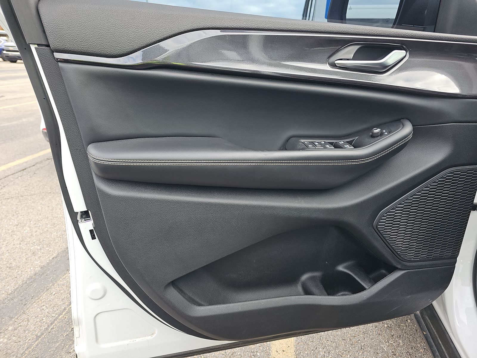 2023 Jeep Grand Cherokee Laredo AWD