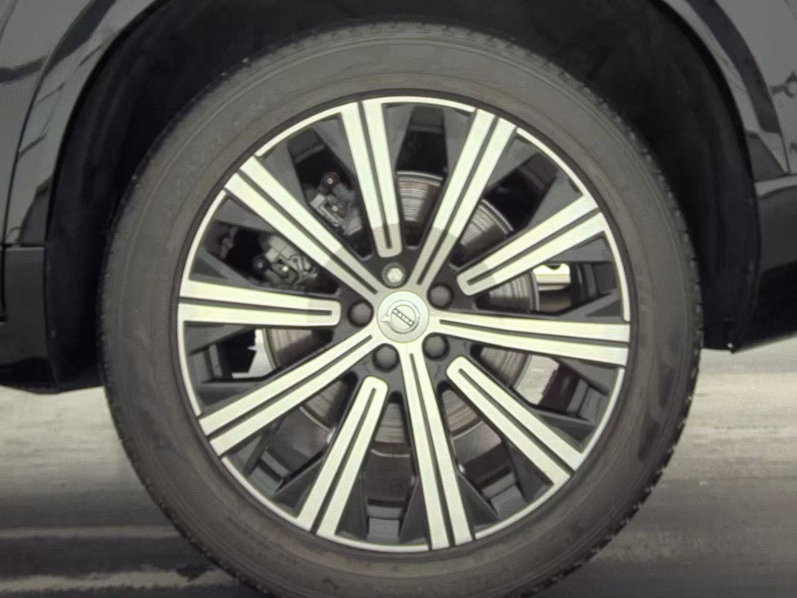 2023 Volvo XC90 B6 Plus AWD