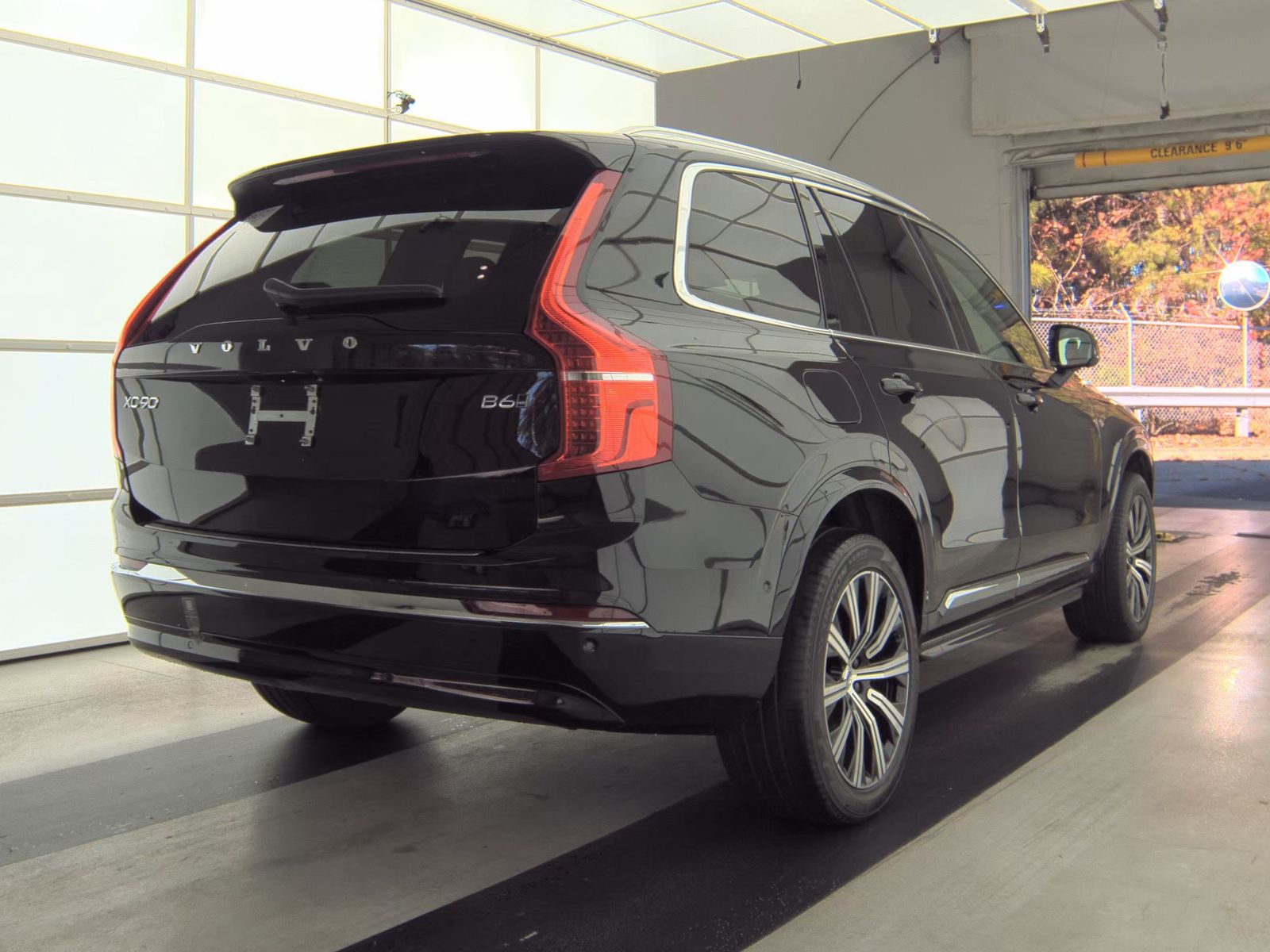 2023 Volvo XC90 B6 Plus AWD