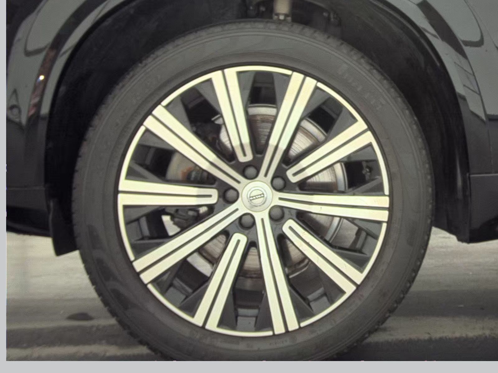 2023 Volvo XC90 B6 Plus AWD