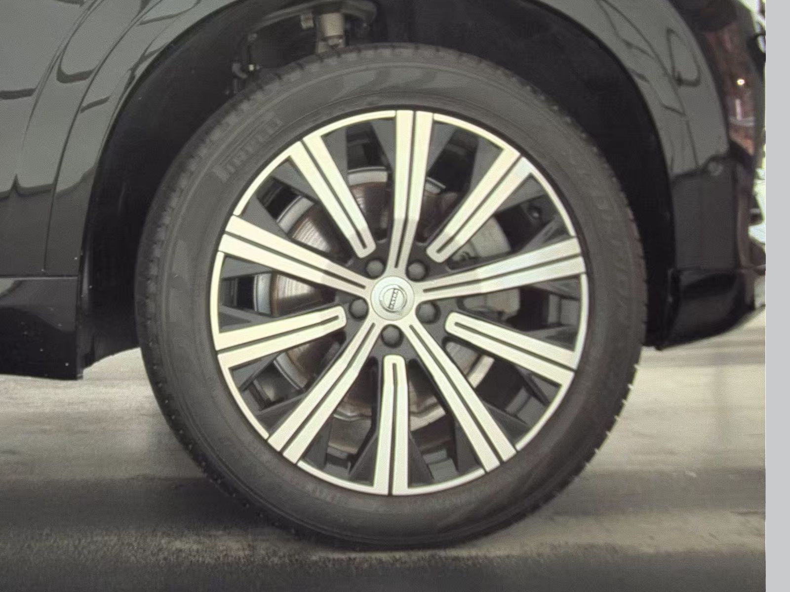 2023 Volvo XC90 B6 Plus AWD