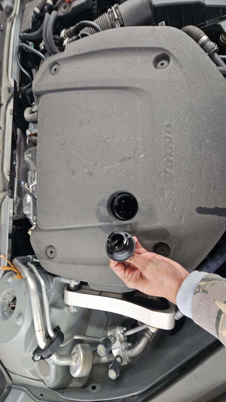 2025 Volvo XC90 B6 Plus AWD