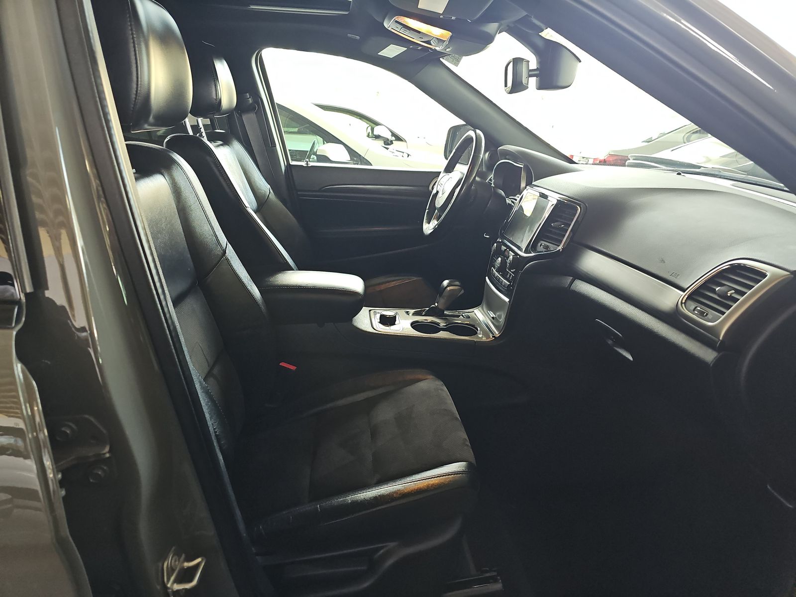 2022 Jeep Grand Cherokee Laredo X AWD