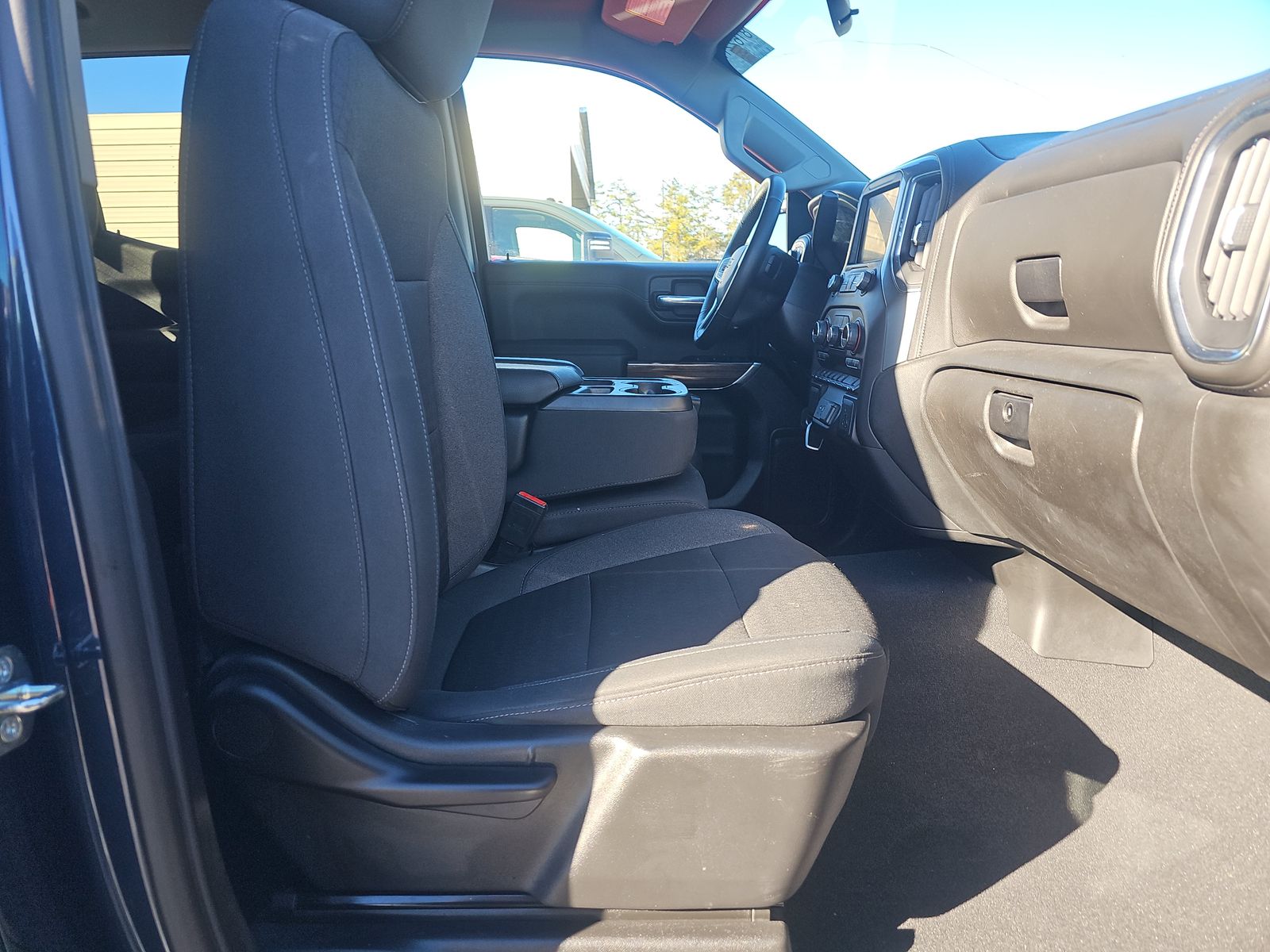 2022 Chevrolet Silverado 1500 LT AWD