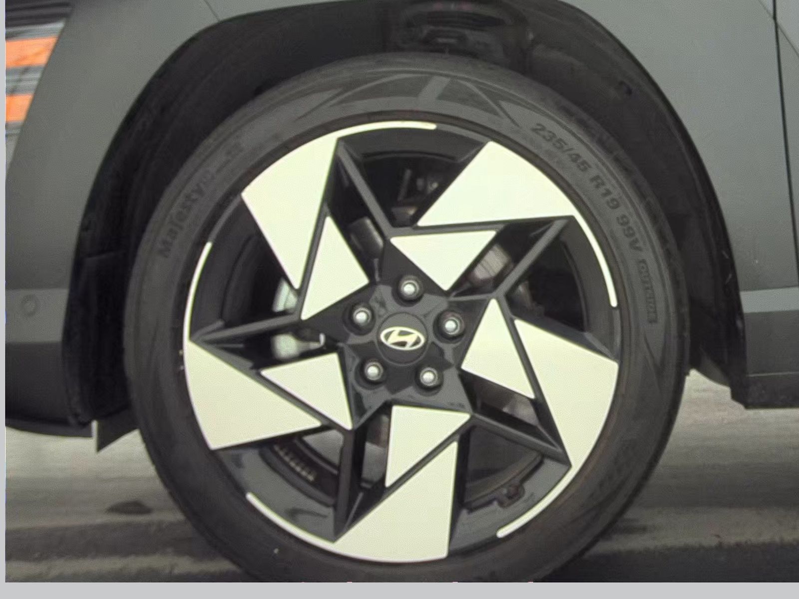 2024 Hyundai Kona Limited FWD