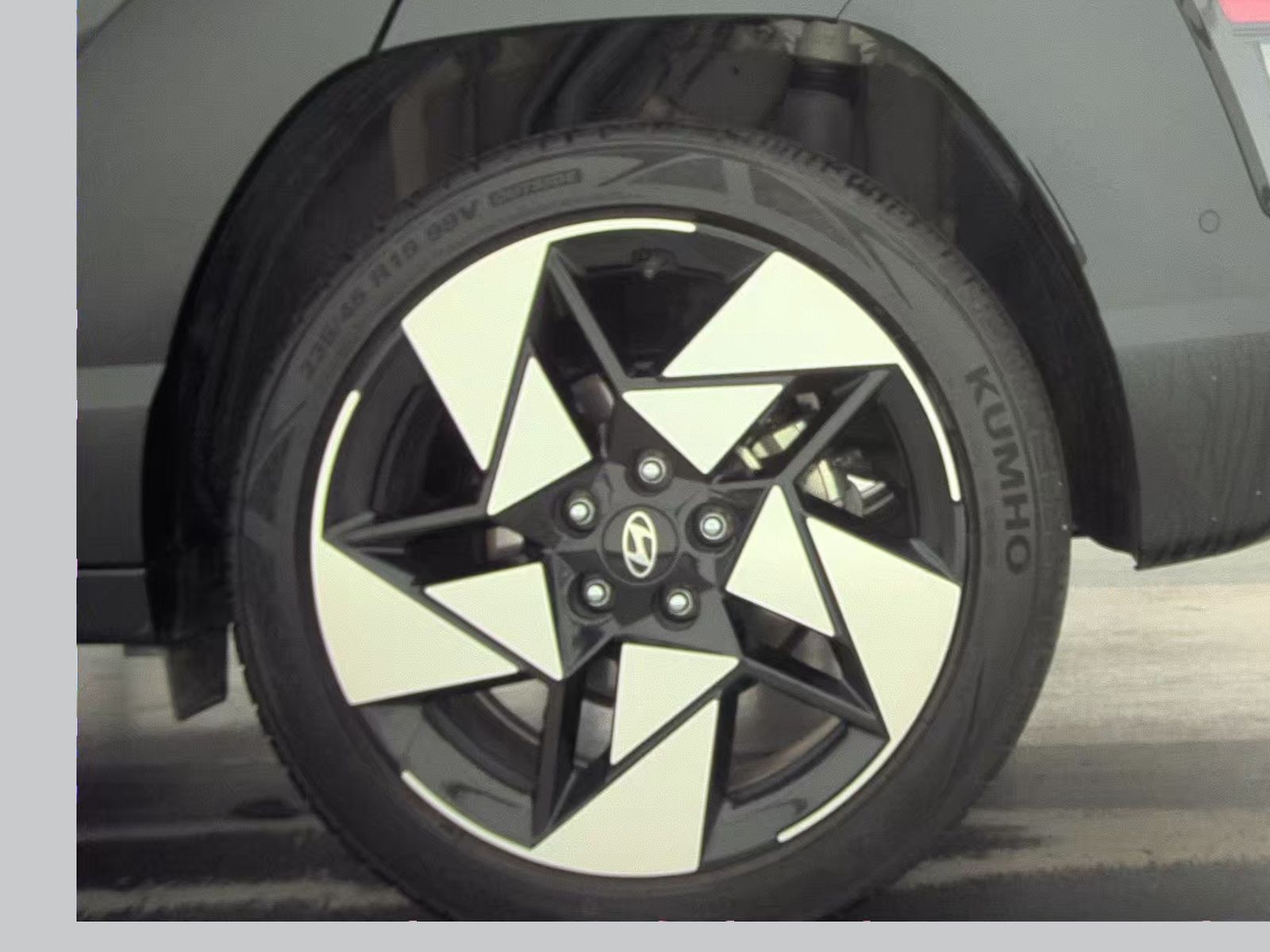 2024 Hyundai Kona Limited FWD