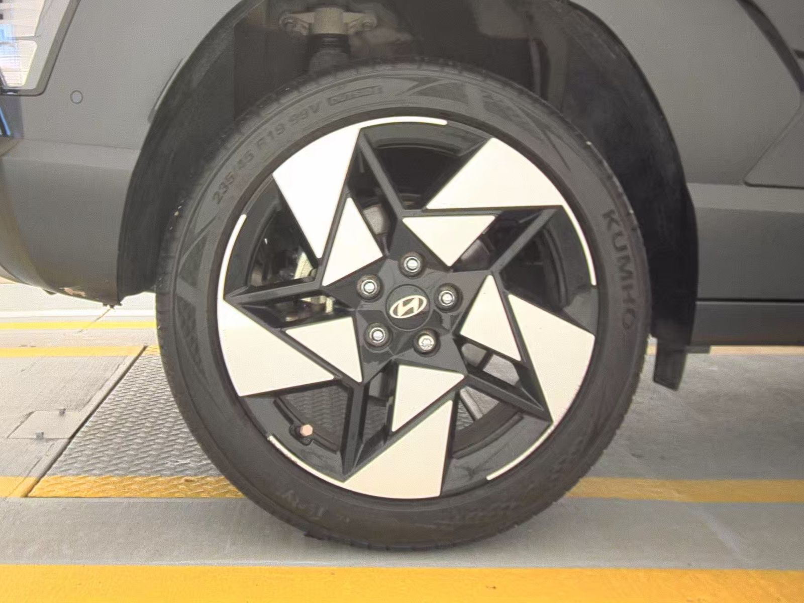 2024 Hyundai Kona Limited AWD