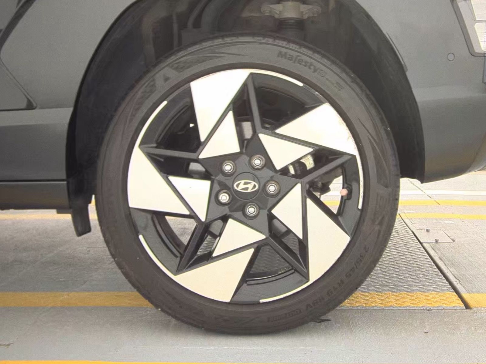 2024 Hyundai Kona Limited AWD