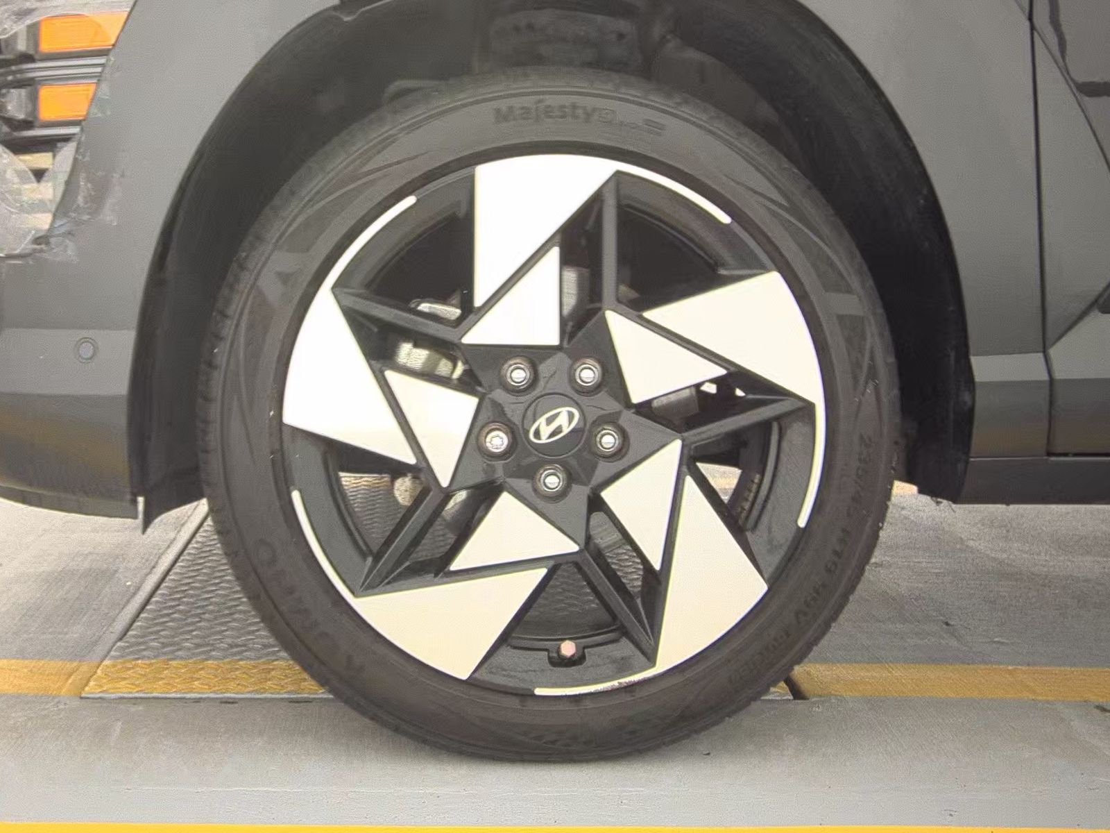 2024 Hyundai Kona Limited AWD